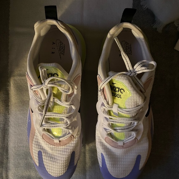 Woman air Max 270 React - Picture 5 of 8
